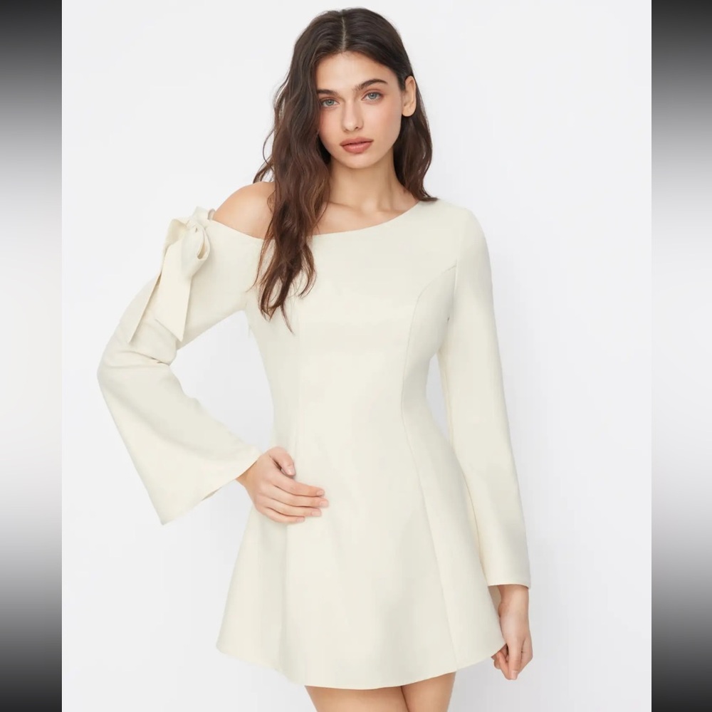 Cider ASYMMETRICAL NECK BOWKNOT BELL SLEEVE MINI DRESS